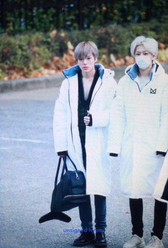 오늘 팬들이 제작해준 패딩 입고 뮤뱅출근하는 몬스타엑스 | 인스티즈