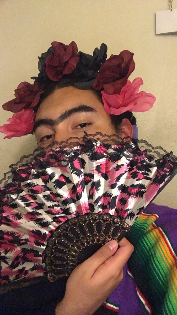 itsedsonbetch's tweet photo. #Halloween2018 💐🇲🇽 Frida Kahlo ❤️ https://t.co/lvwK4gk0ly