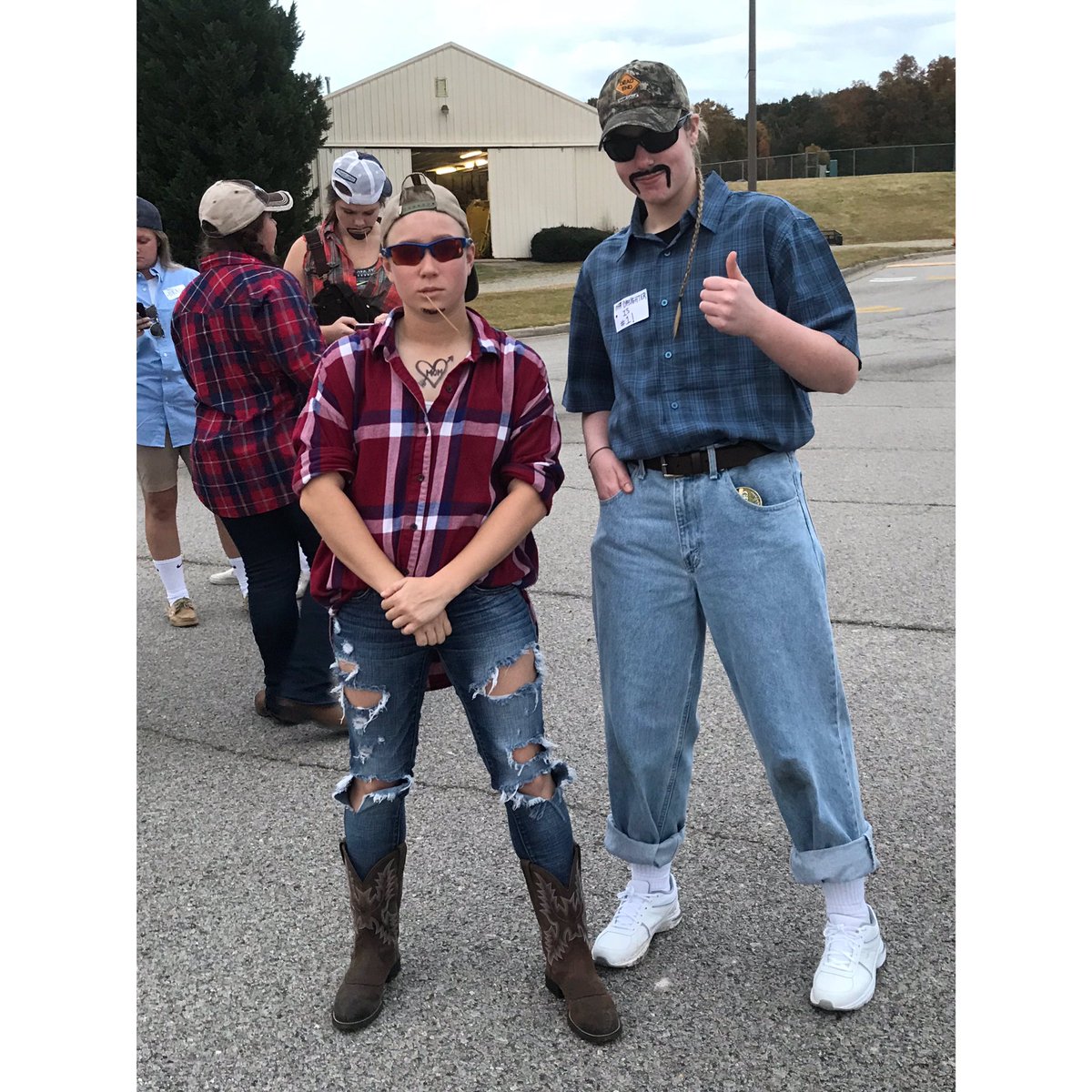hodges_taylor's tweet photo. Taught the New Yorker how to be southern today #redneckz https://t.co/ubMRdKEomG