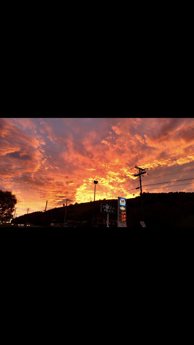 peytonjohnson70's tweet photo. No doubt in my mind that the beautiful sunrise/sunset today was for Ben https://t.co/aq81DOc38A