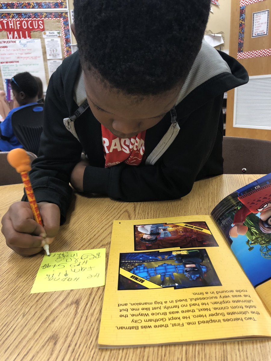 MrsCarr15's tweet photo. Using Making Meanings is getting my students to work hard during independent reading to find good fit books and annotating text and thinking. #readwritethinktalk #IDR #Independentstrategies https://t.co/z30dVFdouF