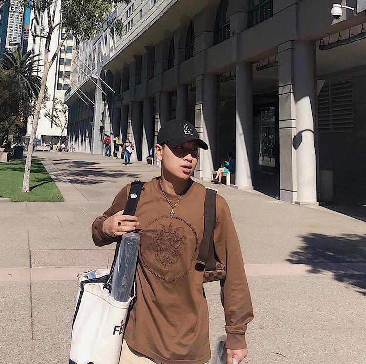 FIDM's tweet image. You know you're a #FIDMStudent when... you rock the #iconic FIDM Tote Bag! Retweet if you have one.