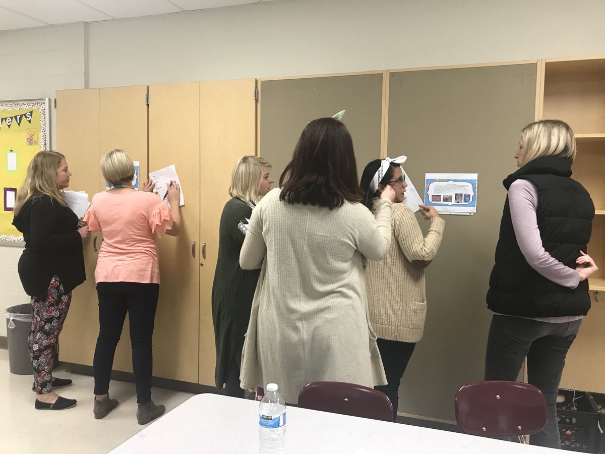 SVGoss's tweet photo. Literacy Fall Festival! Thanks for a great evening of professional development! Guided reading, purposeful practice, engagement and so much more. #OppZoneWins18 @HCSOppZone https://t.co/VyLg4IbAfI