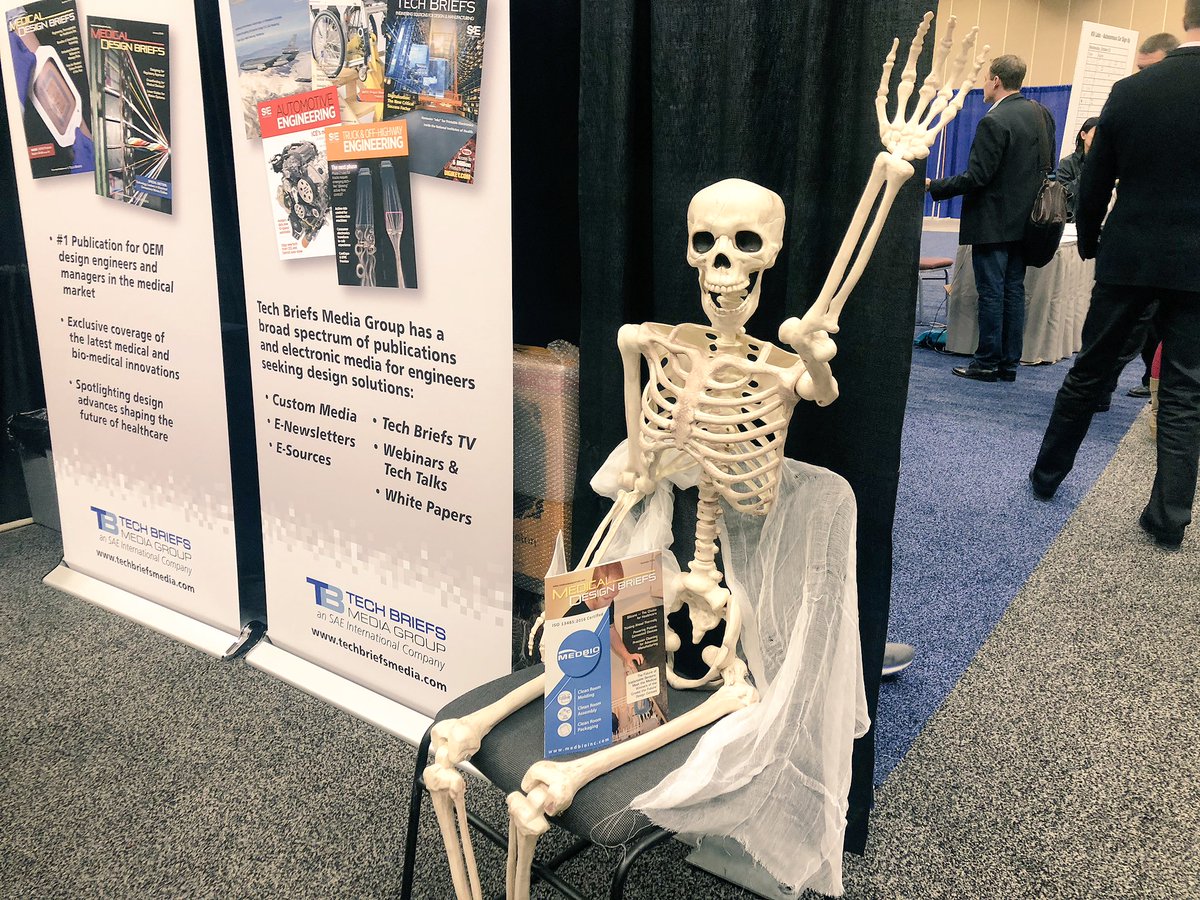 Raise your hand if you’re having fun at MD&amp;M Minneapolis! #AdvMfgExpo