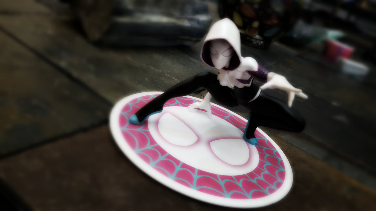 Noble0ath's tweet photo. Thank you #rightstuffanime for the new "Spider-Gwen" figure~ Absolutely like it it ^^ This came in the mail last night and she is actually magnetic to the surface which is pretty cool. Definitely plan on using #rightsuffanime again and I recommend it to those who want figures ^^ https://t.co/PCyPAVo26p
