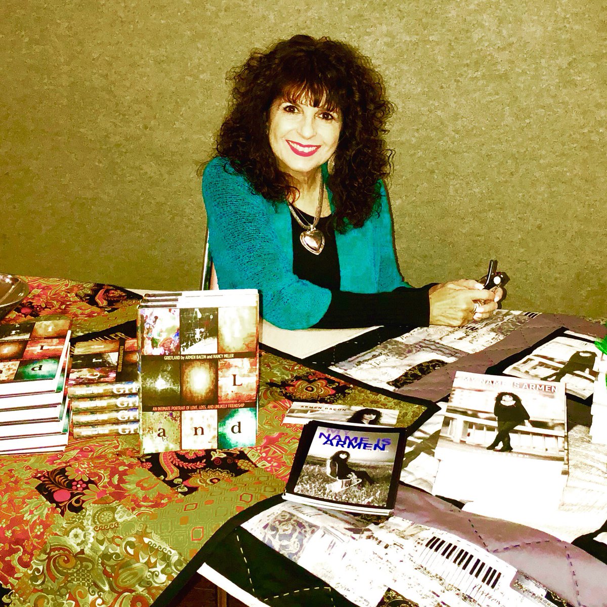 ArmenBacon's tweet photo. Happening now:::Books and #choreg flying off the shelves! #MyNameIsArmen #booksigning https://t.co/291sEJFqvZ