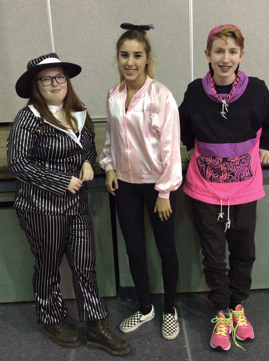 RavensSTA's tweet photo. Lots of fun seeing everyone's #retroday outfits!! 70s, 80s, 90s &amp; 2000s! Reminding staff and students tomorrow is FORMAL WEAR &amp; it is our final #spiritweek theme day! #getinvolved #dressupday https://t.co/jxx4ztG0bS