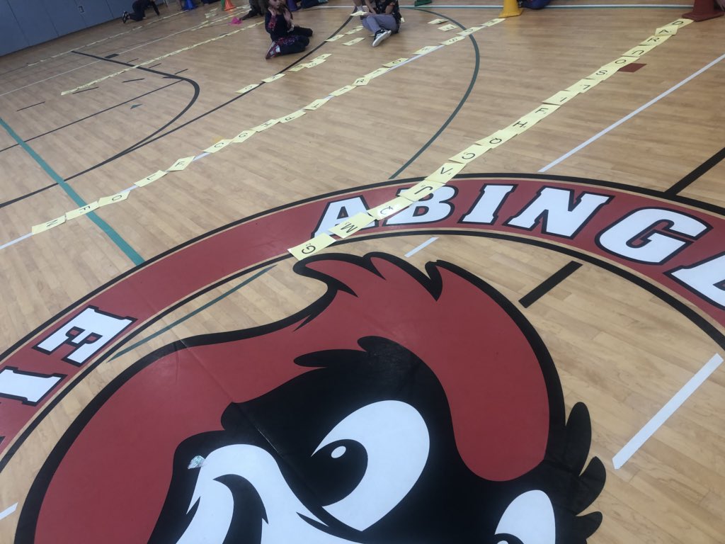 JrV4Victory's tweet image. @MsLittleDES &amp;amp; Callan class demonstrating listening skills in @AbingdonPE by handing back the letters of the alphabet when they are called out @AbingdonGIFT  #LearningTheAlphabet #physed