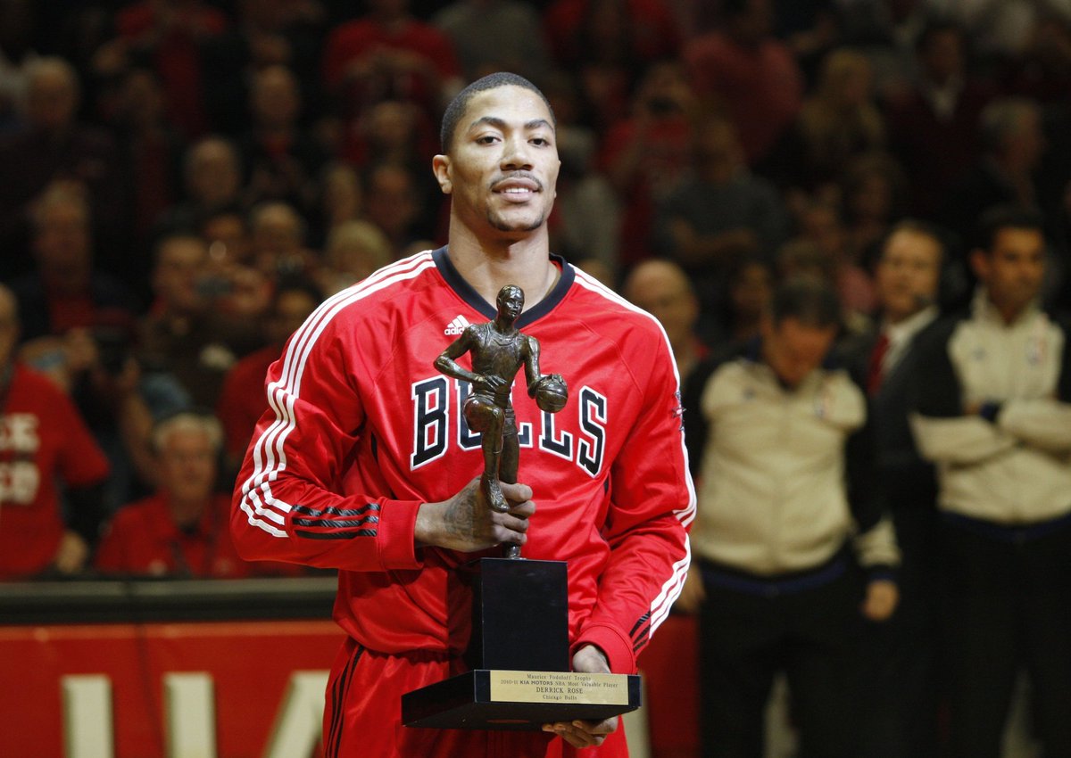 DoctorNBA's tweet photo. Derrick Martell Rose.
Winners Never Quit.
Quitters Never Win.
#Respect https://t.co/D6UwBZ8837