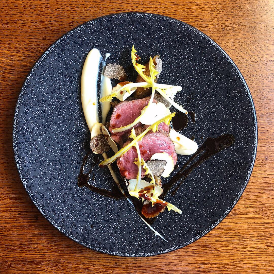 chezchristof's tweet photo. Roasted sirloin of salt aged beef, chicory jam, parsnip, chestnut, truffle ⁦@CastleDairy⁩ 🐮🐮🐮 #Kendal https://t.co/a4Zv2Oq0ot