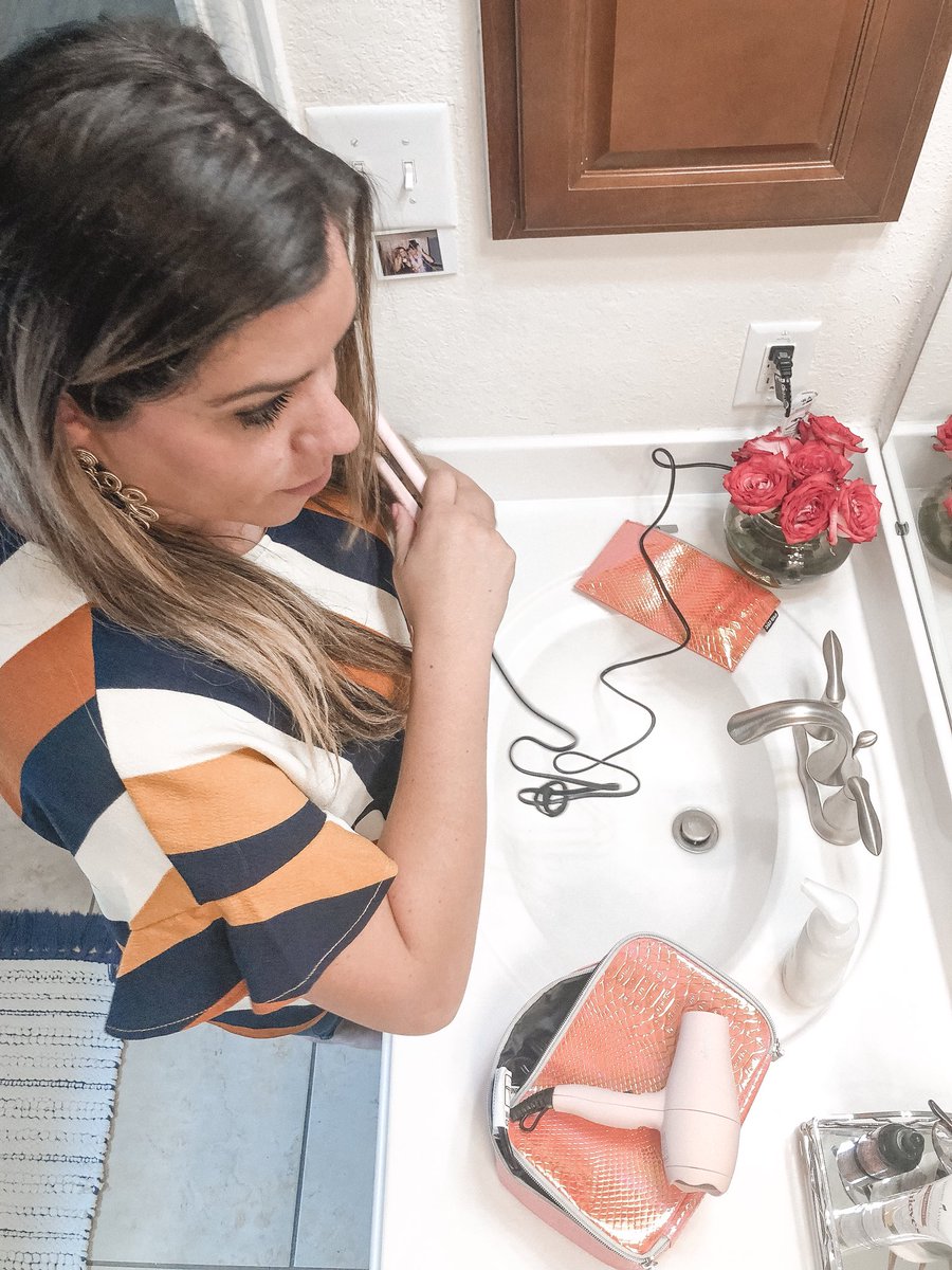 theashmoresblog's tweet image. The holidays around the corner we will be doing a lot of traveling.I love the new mini pro-power dryer and Mini ceramic styling iron from @evahairnyc! These would make a perfect Christmas gift!You can find them at @target !
@targetstyle #evanyc #target #helloimeva #ad #evaxtarget