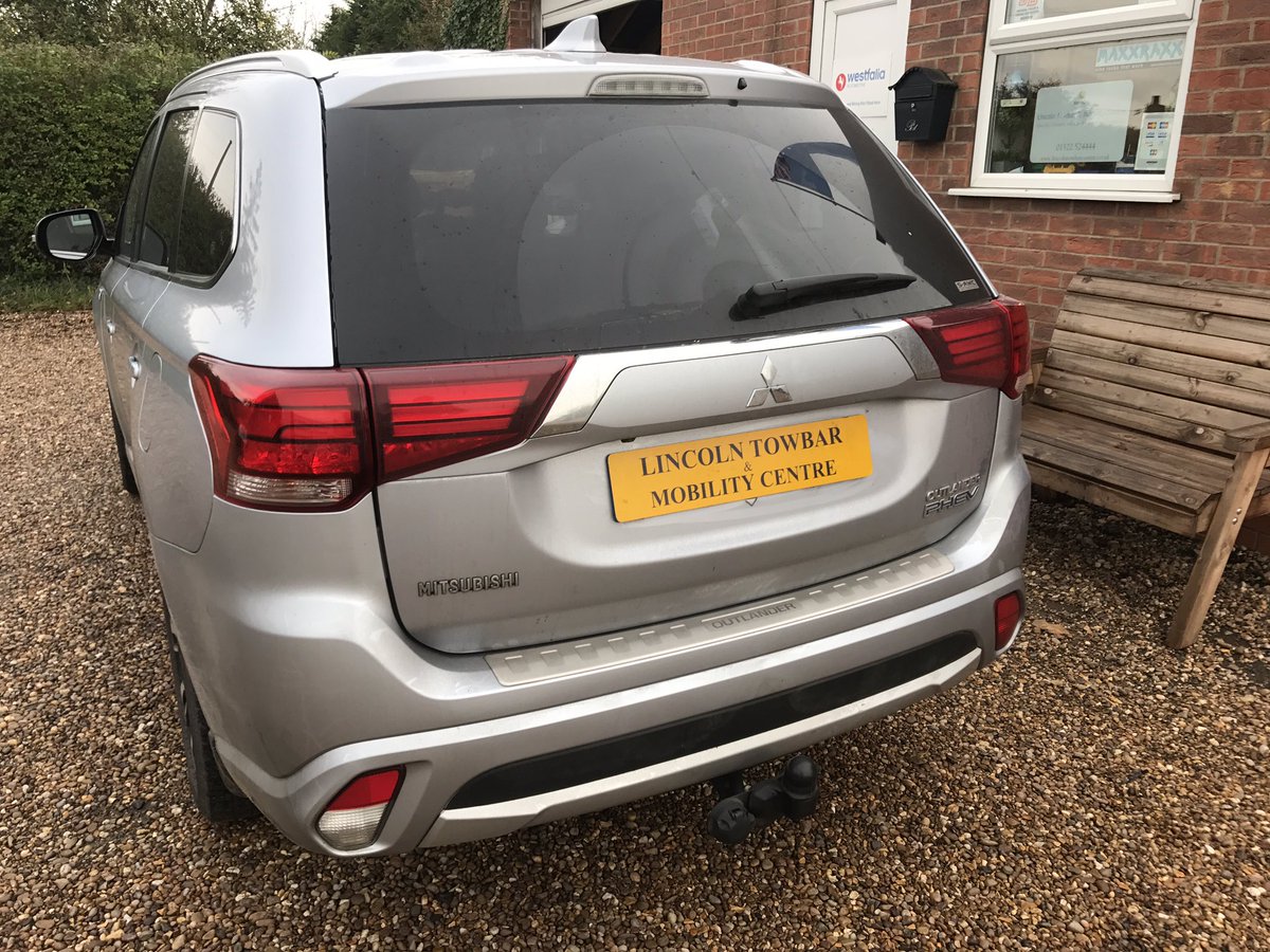 lincolntowbar's tweet photo. .@autochair #BootHoist installed into a .@MitsubishiUK #Outlander #PHEV for a #LincsConnect customer #mobilityadaptations #lincoln https://t.co/GmaaCG1lIN