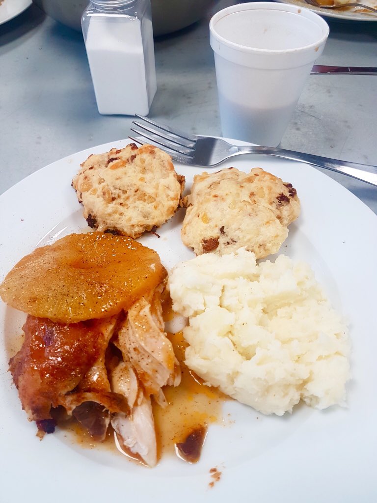 Today in our new Community Kitchen we made roasted chicken with a pineapple ginger glaze, garlic mashed potatoes and 3 different types of biscuits! 😍

 #yegfood #yeg #kitchenskills #foodeconomy