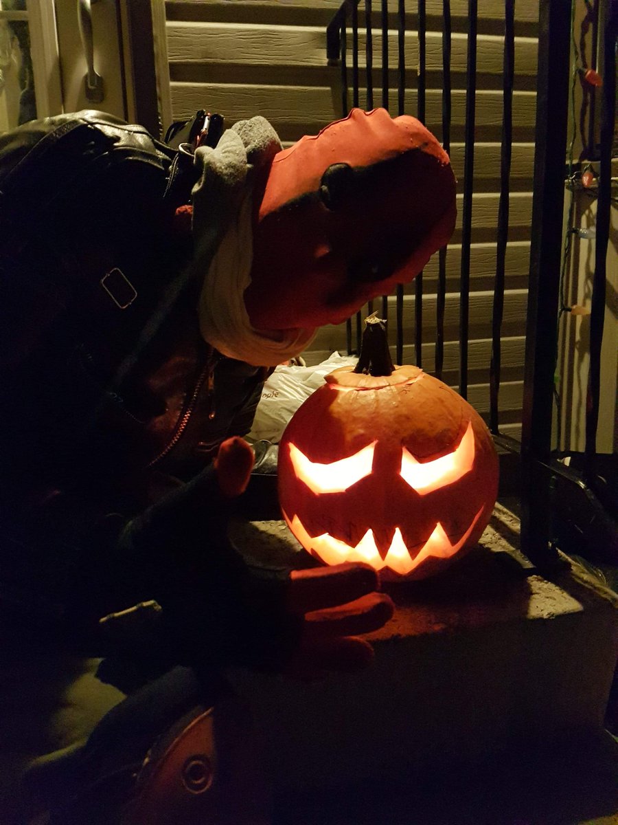 Skornrhero's tweet photo. #scorn #skorn #rancor #rankor #pumpkin #pumkinking https://t.co/V51on5AP5q