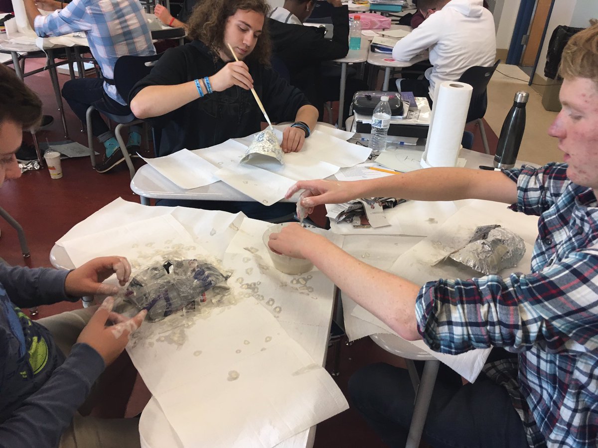 brownWYenglish's tweet photo. CP, you are rockstars! Putting on their “best faces” and making some art for our “appearance vs reality” exploration. #wyasdesed #wyasd #cpparty #gatsby https://t.co/urbqJ18URY