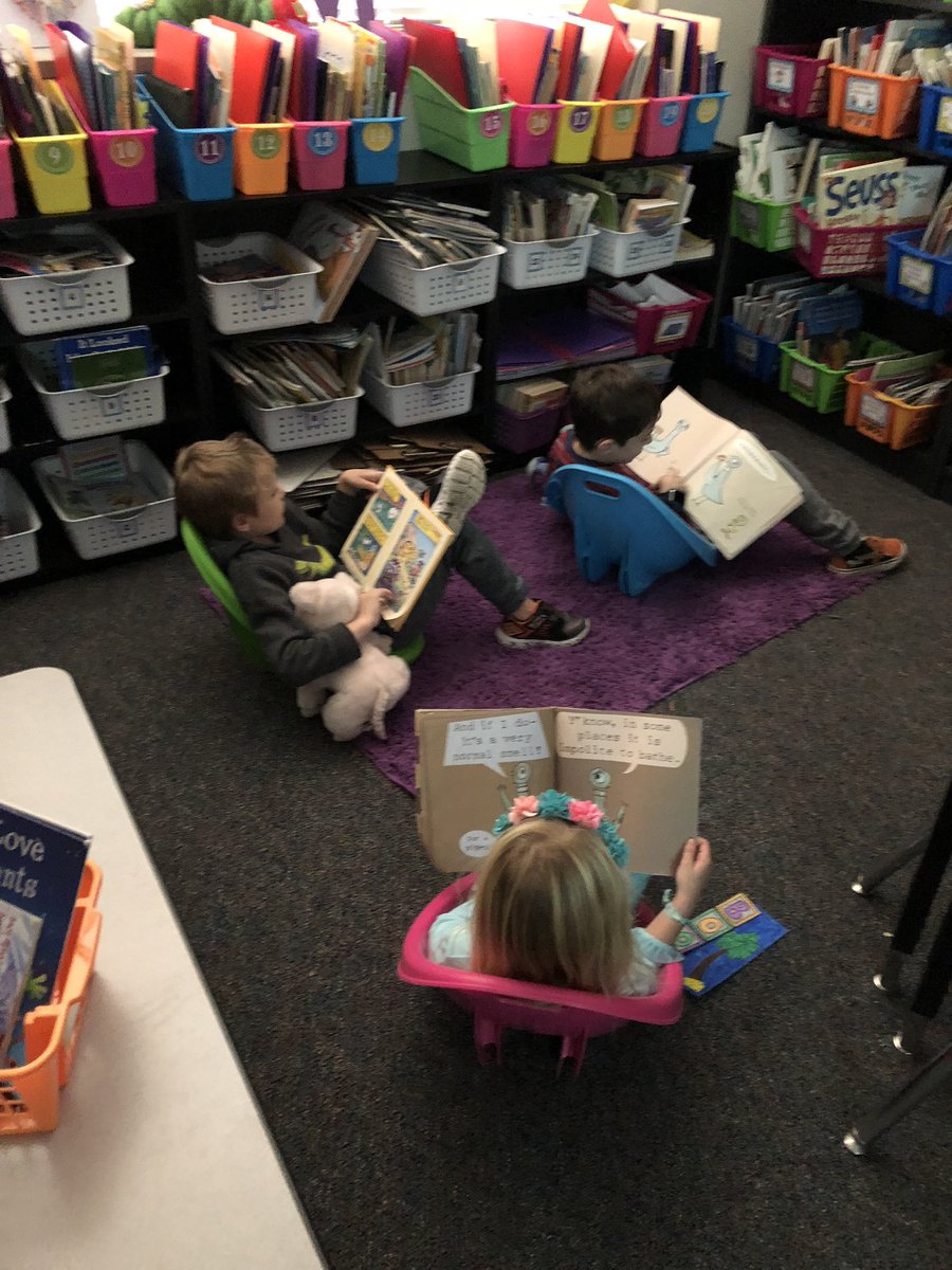 KasyMorgan01's tweet photo. Rangers Power Down - Loving time to power down and read! @RoanokeRangers @Roanoke1stGrade https://t.co/2By653eKLu