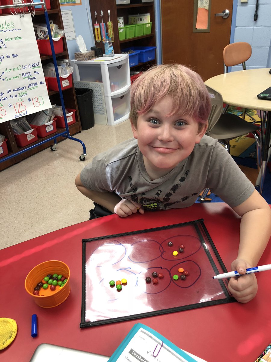 Fun with Skittles &amp; Math 😊 now that we’ve reviewed how to group...we are ready to master MULTIPLICATION 👍🏻