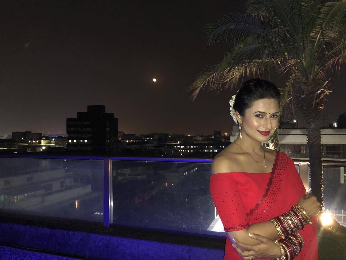 DivyankaClub's tweet photo. Mrs Dahiya's Karwa Chauth Celebrations❤️

@Divyanka_T https://t.co/4vffZIjEH3