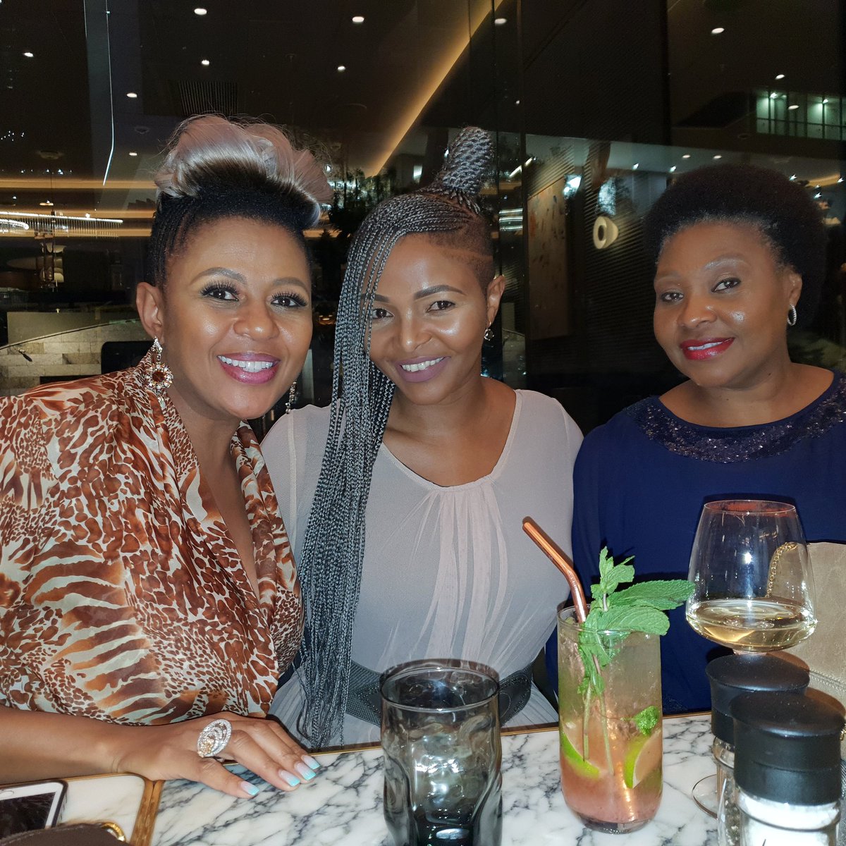 My luuuurvly dinner dates @yvonne_chakachaka <a href="/simphiwedana/">music.as.love</a>.....my fellow judges for the Google Impact Challenge. We will give away $2M to 12 non profits in South Africa come Nov 28th!  #GICAfrica
