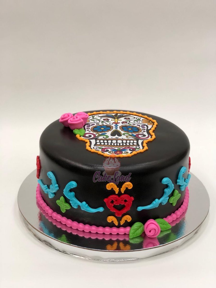 CakelandCol's tweet photo. Hoy, nos unimos a esa celebración mexicana del día de lo muertos con está especial decoración para uno de nuestros clientes. La #catrina un símbolo de México.
#bake #cake #cakedecorating #cakedecorating #cakedesing #mexico #diadelosmuertos #sweet #cali #cakeland #catrinacake https://t.co/YGfXCgpwZs