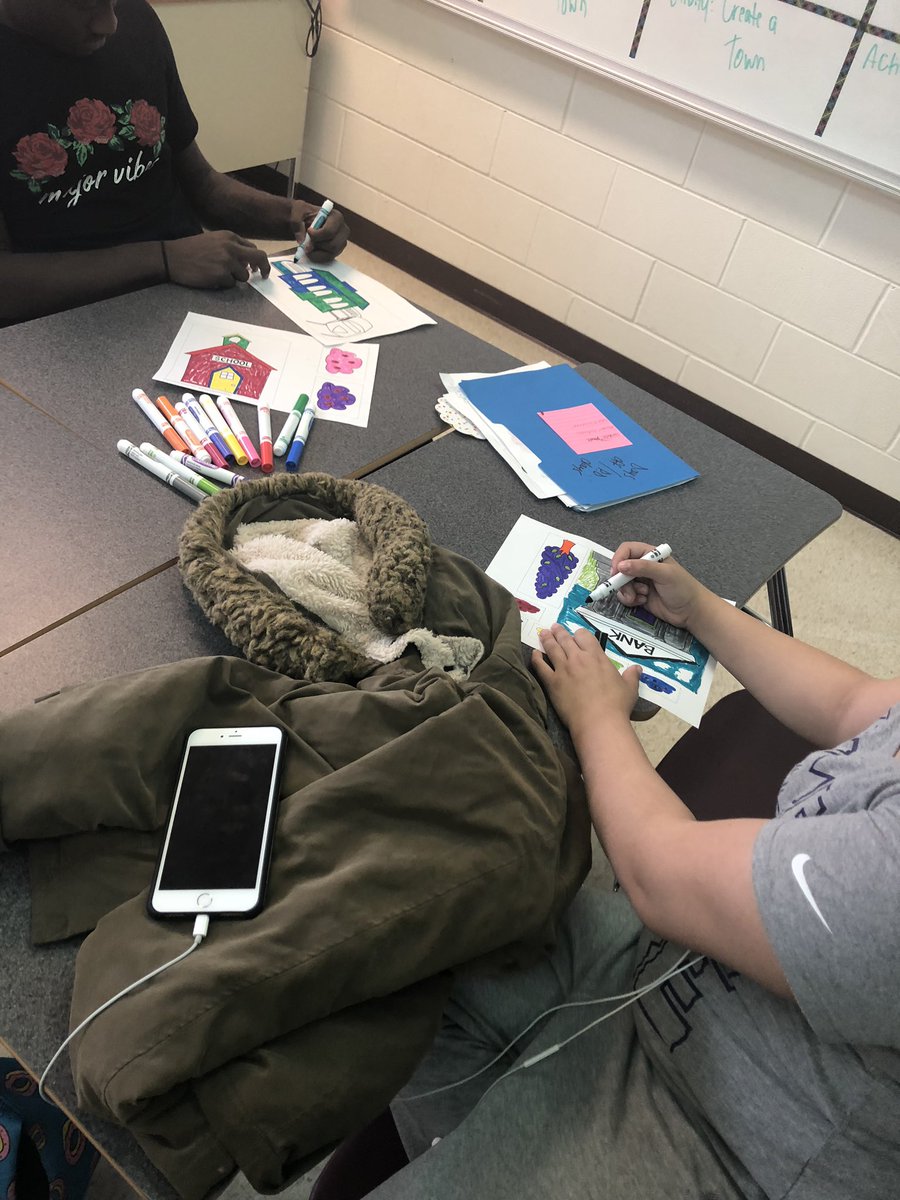 JoreeMorris's tweet image. Day 3....progress! #governmentproject