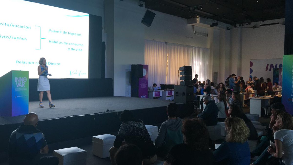 SocialTeamOK's tweet photo. #ValeLaco #InteligenciaFinancieraEmocional en el evento #INNOVAR2018 
#Reinventate https://t.co/5G8rtwZr02