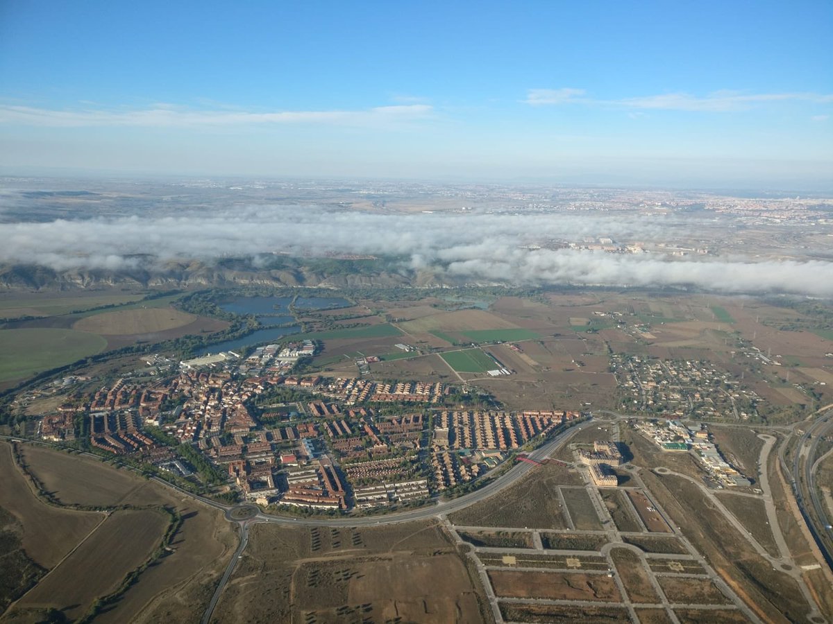 Así nos ven los pasajeros de los aviones que surcan nuestro cielo cada día #VelillaDeSanAntonio #Madrid #Viajar #FotoAerea @AytoVelilla @PCivilVelilla