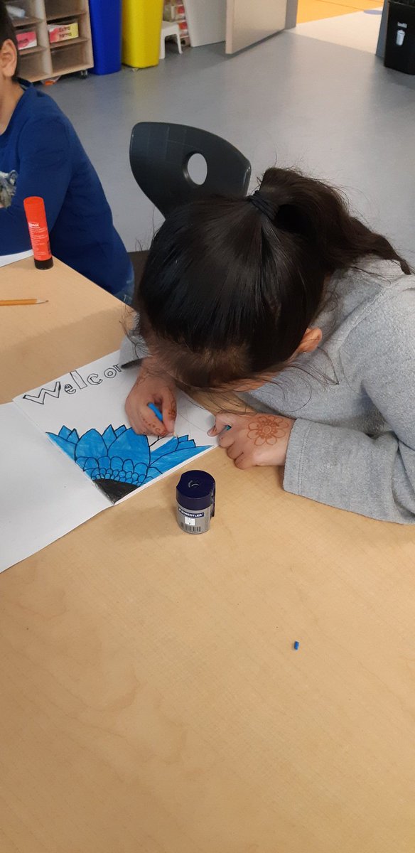 MrsJWilson1's tweet photo. Starting our afternoon with mindful doodles, free writing and other tasks sets us up for success in our learning! @HABschoolCBE @MindfulScholars https://t.co/Cwh7ueeKMB