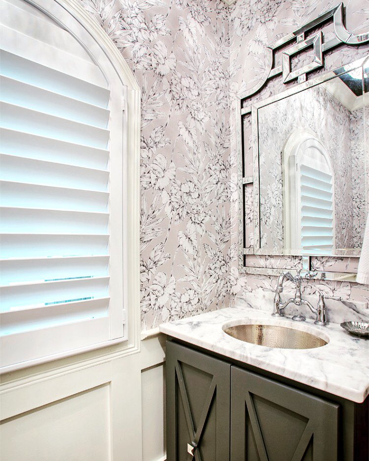 CoomerAnd's tweet photo. Smaller spaces need some TLC too! This powder is a perfect example of how a small space can pack a big punch!
#coomerandco #interiordesign #wallpaper #visionbuilders #creativewoods #sherwinwilliams #Astreetwallpaper #custombuild #elegant https://t.co/zJvhtzGHen