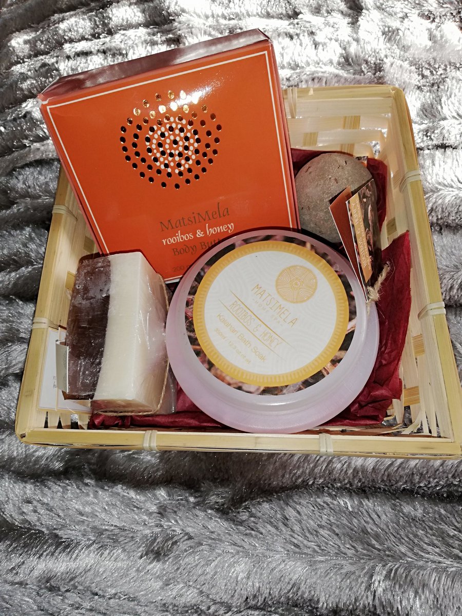 Thank you <a href="/MatsimelaHomSpa/">MatsimelaHomeSpa</a>  for my gorgeous gift set 💚The products are packaged beautifully and they smell divine 💚 More importantly they have left my skin feeling soft and hydrated 💚 Thank you so much 💚
#MissEarth2018 
<a href="/missearth_sa/">Miss Earth South Africa</a> <a href="/ChangeAgentSA/">CATHERINE CONSTANTINIDES</a> @EllaBellaC <a href="/sa_fusion/">SA Fusion</a>