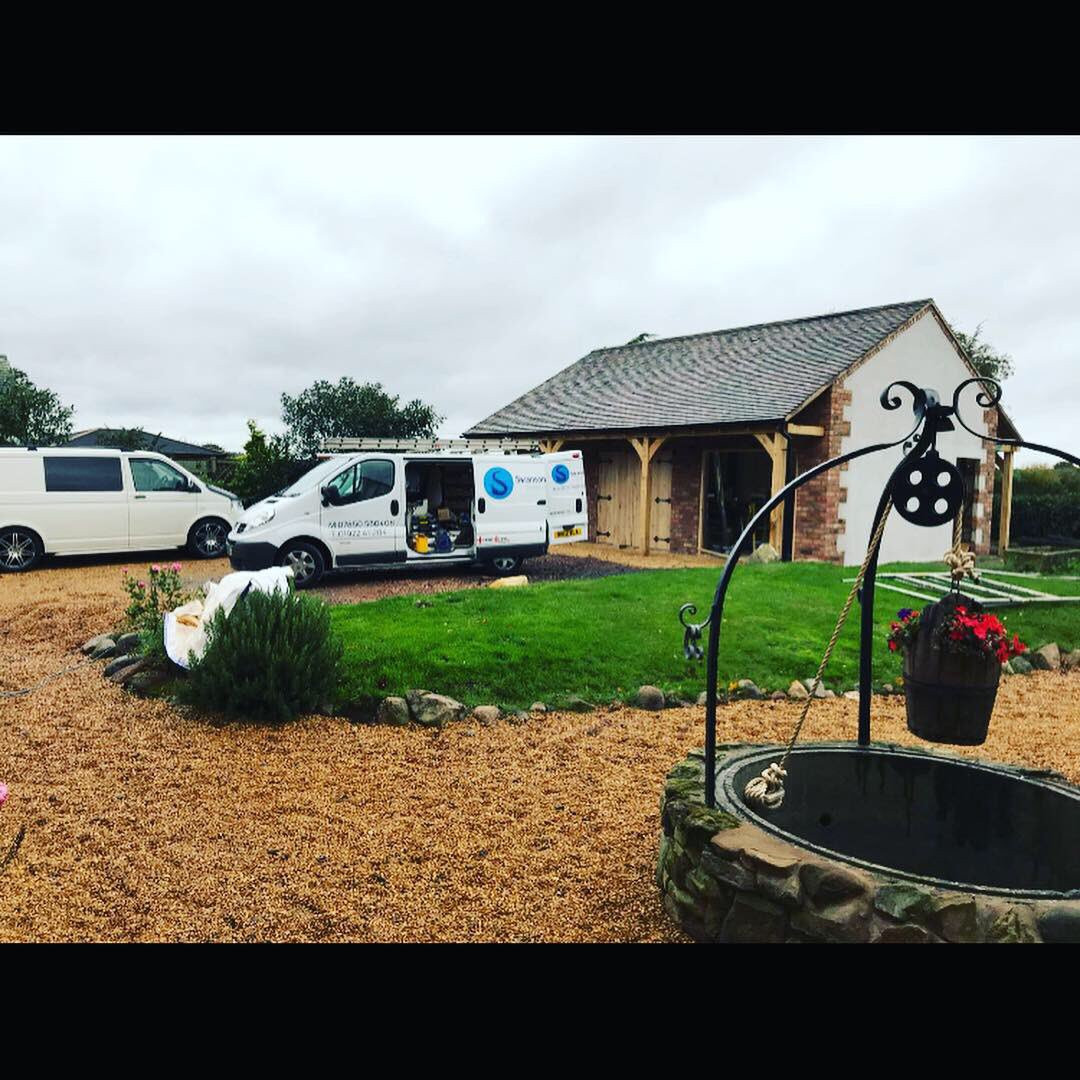 SwansonElecLtd's tweet photo. A recent garage which we installed power, lighting &amp; outside feature lights on. https://t.co/Cj5gyo1qzD