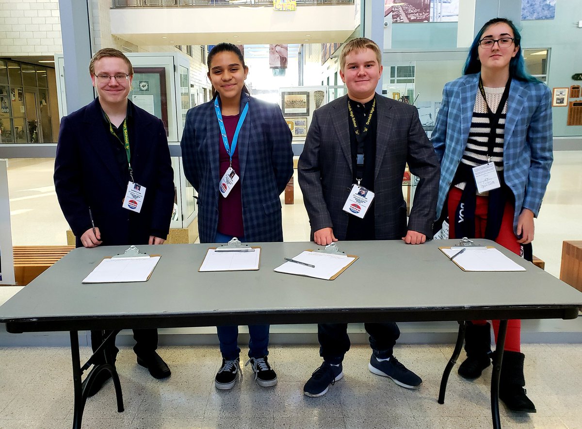 DHSSocStudies's tweet photo. Dundalk Mock Elections in progress! It's your civic responsibility to vote! We know you might not be 18, but who would you vote for on November 6th!?@MrBillingslea @BCPS_SocialSci https://t.co/1JIbYOgaqF