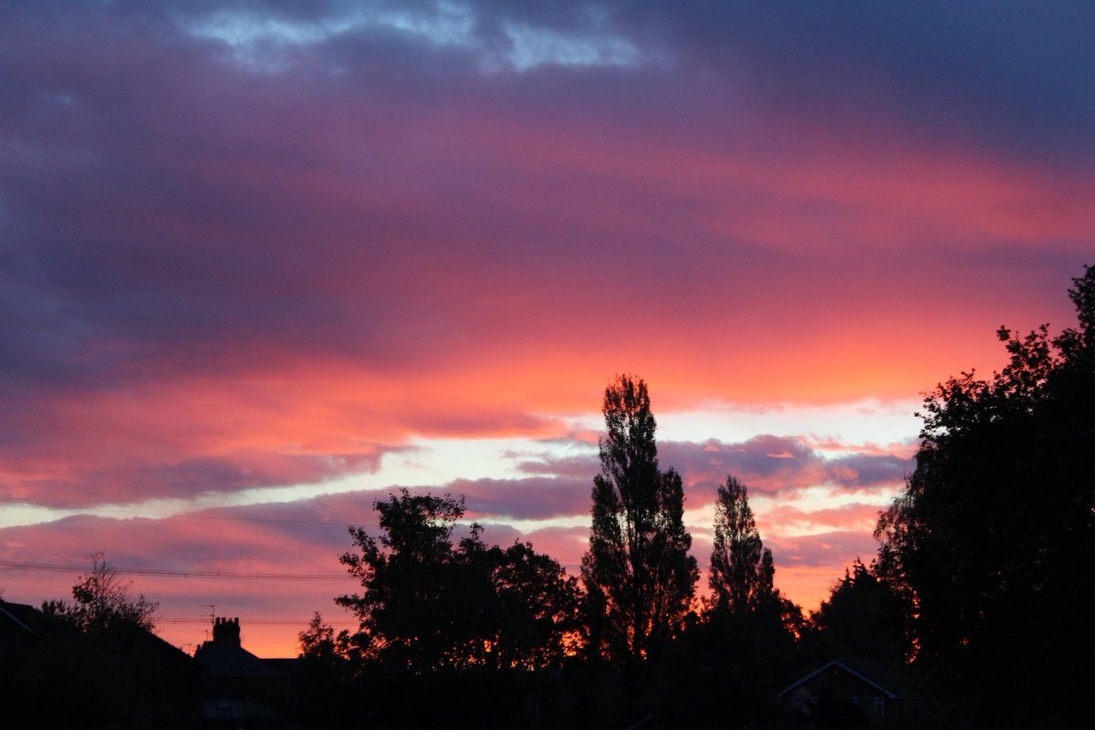 ArtvPhotography's tweet photo. Sunrise yesterday https://t.co/06JcFA2iqE