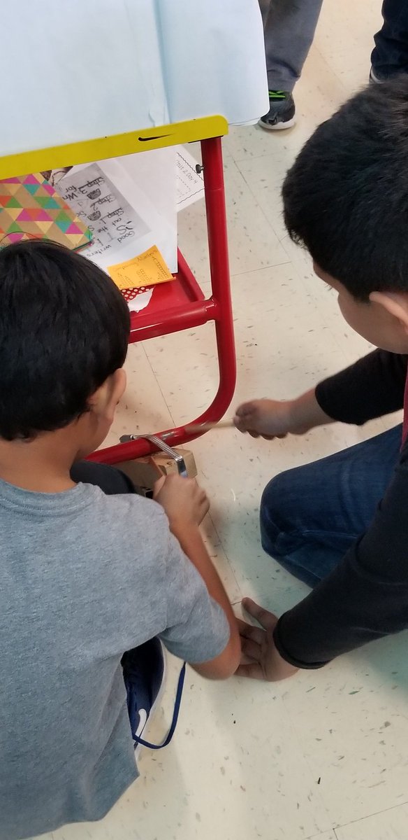 FirstwithMissC's tweet photo. We were testing our Sound Energy skills today trying to find items that produced high pitch and low pitch sounds. #littlescientists #polserproud #1stgrade https://t.co/JRPN32LMwz