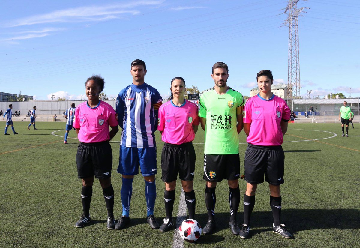 sommaresmefc's tweet photo. ✅ Un privilegi haver participar al primer partit de Tercera Divisió arbitrat per un equip arbitral format íntegrament per noies: Ainara Acevedo, Matilde Esteves-Garcia i Ylenia Sánchez. Però arribarem de debò a la igualtat de gènere quan un fet com aquest deixi de ser notícia https://t.co/YIbPSJNpNd