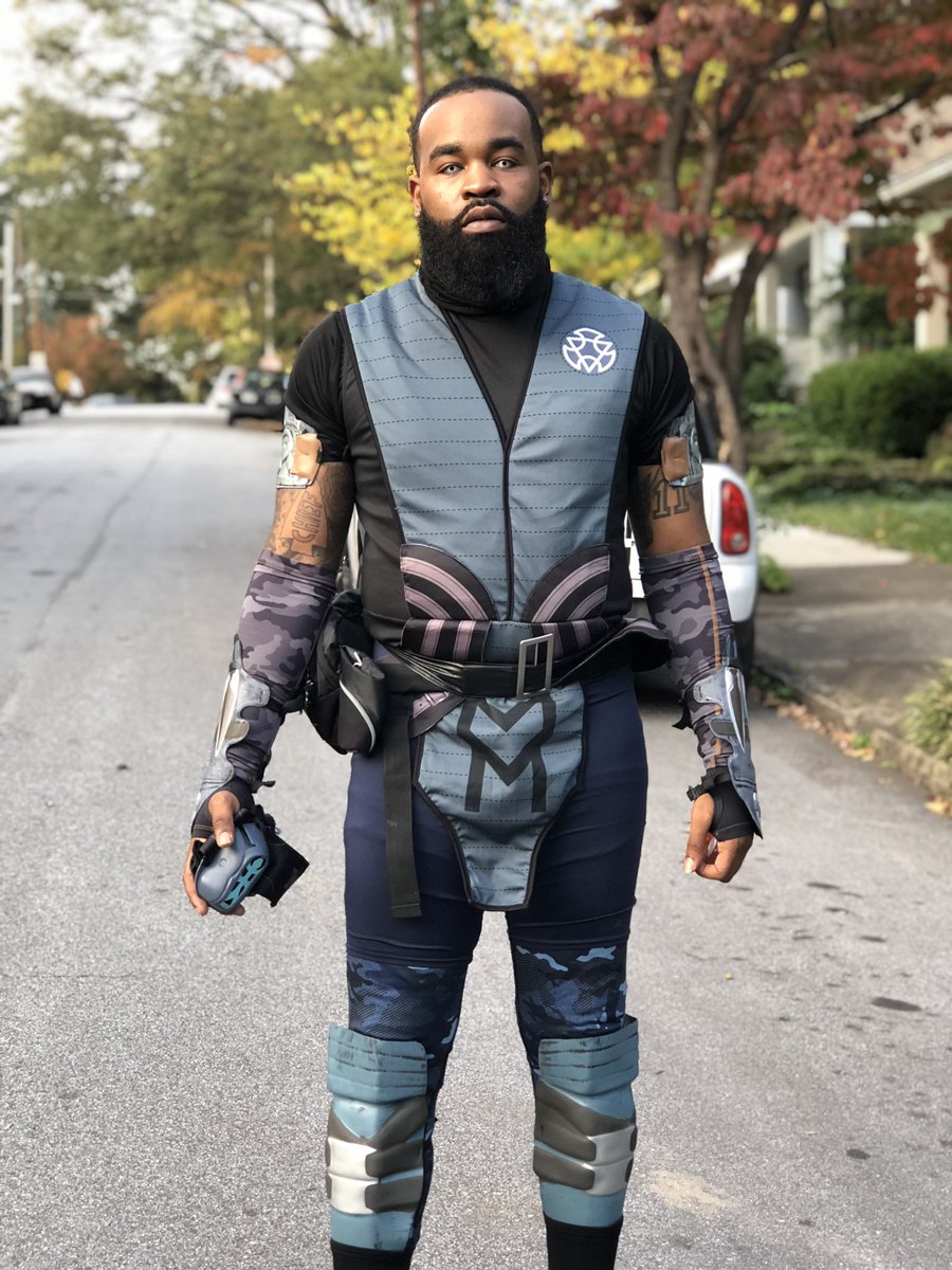 ItsCHIEF's tweet photo. Forgot to post these yesterday! #Halloween2018 #HalloweenCostume #BlackSubZero #SubNegro #SubZero #MortalKombat #ITSCHIEF https://t.co/Sw40ZdKTbb
