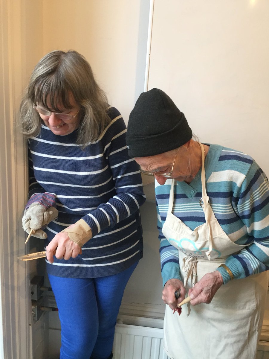 N1Clare's tweet photo. #silverliningshackney #craftforacause folk, made their own #lookalike #progger tools for #ragrug making @GroundworkLON today! https://t.co/clRo1ARjnT