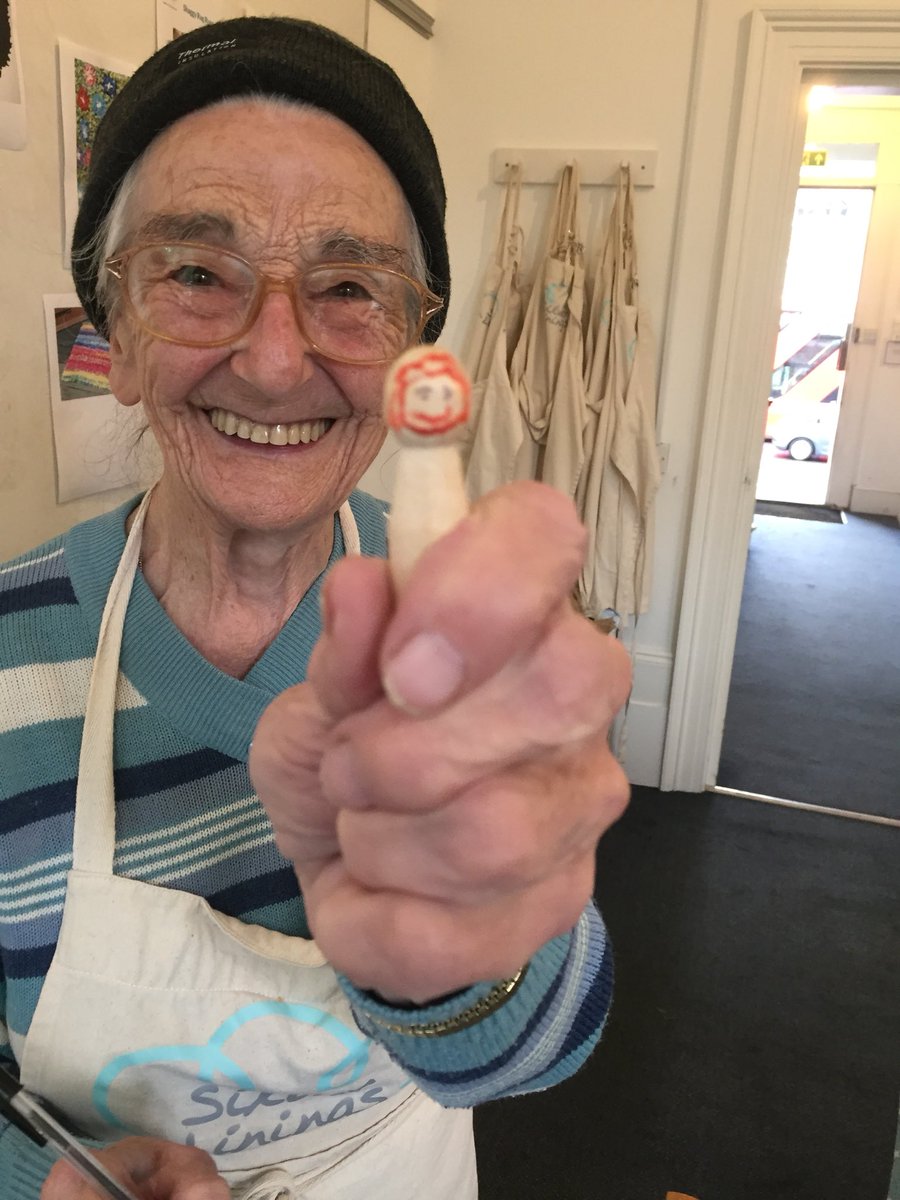 N1Clare's tweet photo. #silverliningshackney #craftforacause folk, made their own #lookalike #progger tools for #ragrug making @GroundworkLON today! https://t.co/clRo1ARjnT