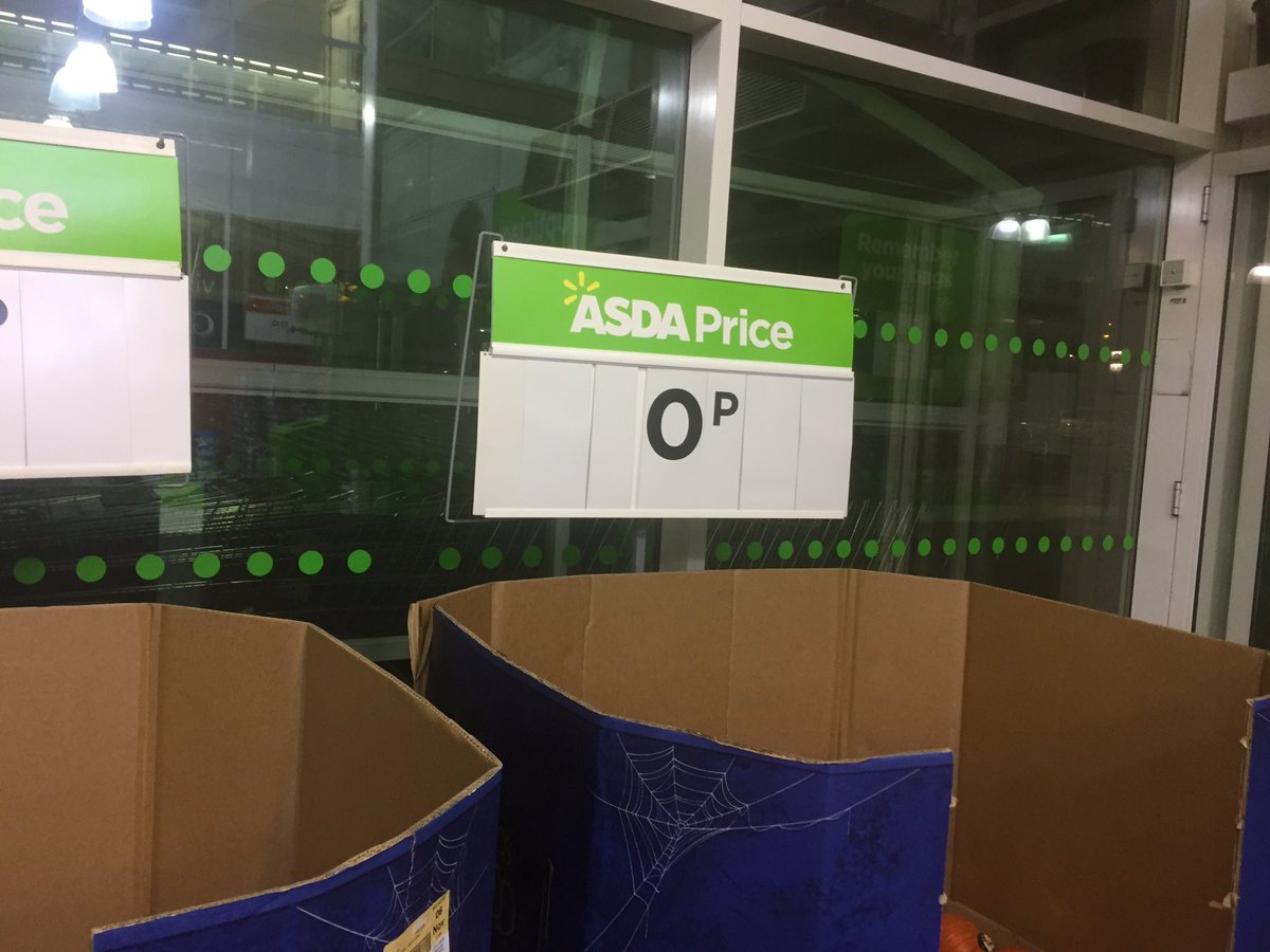 carollowe98's tweet photo. Pumpkins are 0p in Asda.
They’re not ‘free’ they’re NOUGHT P! https://t.co/Qc2qWAnMSJ