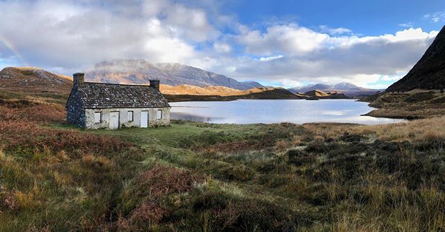 derekbtimages's tweet photo. Pick of the crop of today’s iPhone pics. Loch Stack, Arkle and that fabulous wee house that sits there. #scotlandexplore #visitscotland #scotlandlover #sutherland #arkle #lochstack #outandaboutscotland #lovescotland #scotland #scotland_greatshots #scotlandmagazine #instascot… https://t.co/MBgwapKFFy