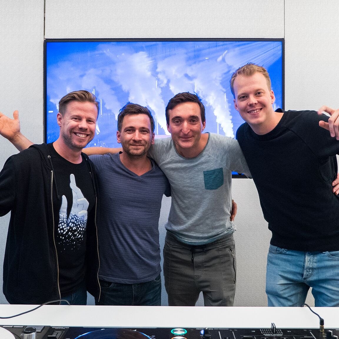 StoneTerm's tweet image. #tbt @asot Studio with @rubenderonde &amp;amp; @FerryCorsten in 2017 but we will come back at #asot890 #albumtour #AlteredFloors #trance &amp;amp; #techno