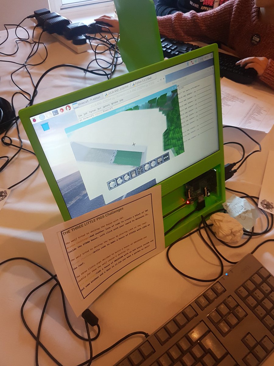 CraftyComputing's tweet image. #minecraftpi fairy tales at #stem event today where we blew up the #threepigs straw house with TNT and covered the stick house with lava...