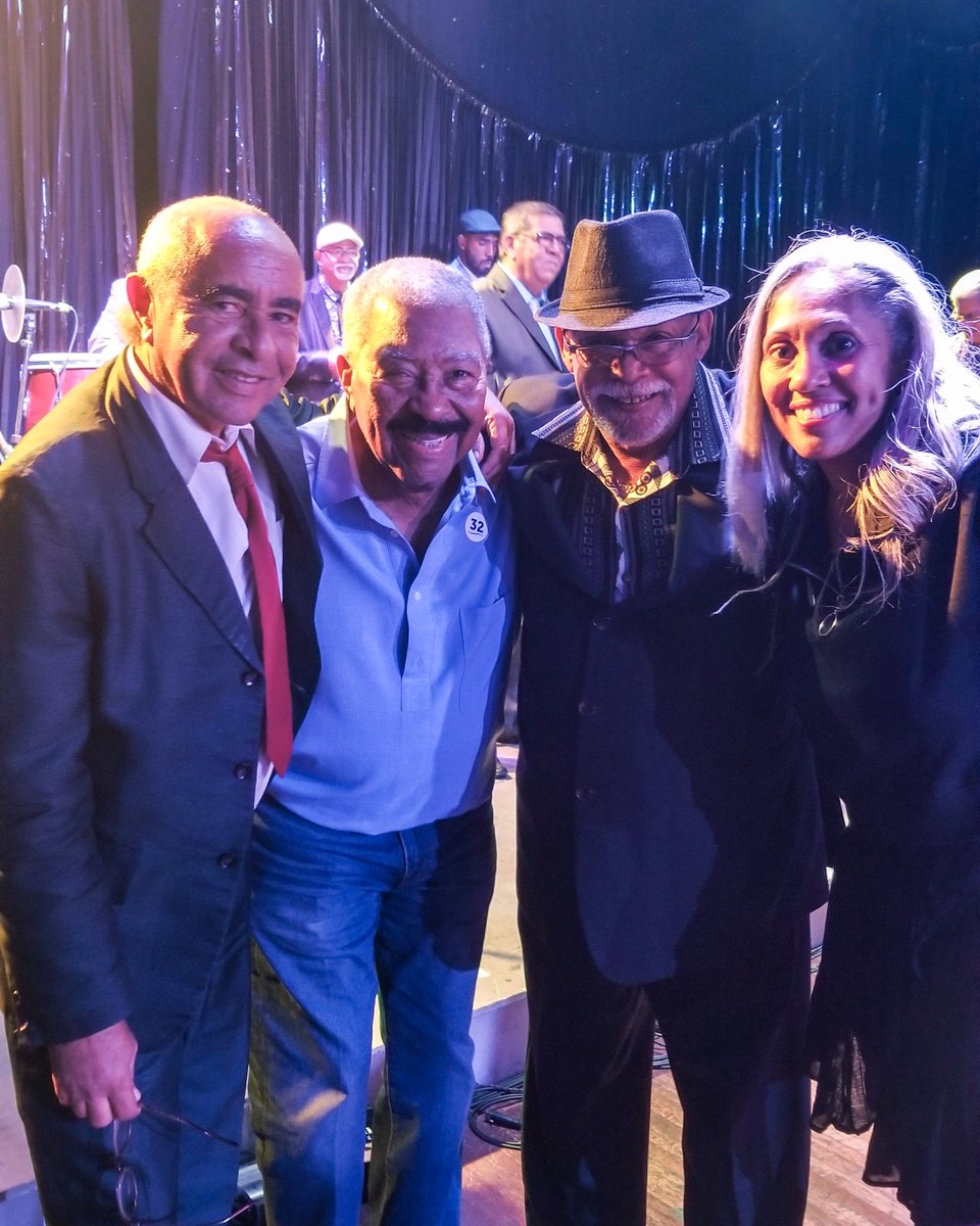 Que sorpresa!!! Fue un encuentro inolvidable, Grupo Sierra Maestra y El Gran Combo de Puerto Rico compartiendo escenario en el Habana Café del Meliá Cohíba. @GranComboPR #CubayPuertoRico #musicatradicional #musicacubana #musicadecuba