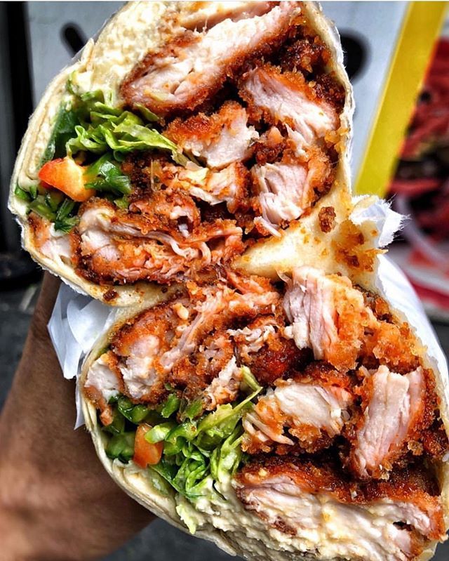 Drizzle our #greensriracha on your next wrap for a sweet and spicy treat! Grab your #srirachagranada today from @amazon ! Link in bio.
...
Credit to @hungrycommunities KATSU FRIED CHIKEN WRAP .
.
.
.
.
.
.
.
.
.
.
.
.
. 
#chickensofig #chickenwing #smoke… ift.tt/2P1n046