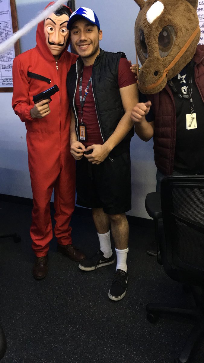 GmaCampus's tweet photo. Happy Halloween 👻!!! #FunAtWork #CoolJob #Halloween #HalloweenCostumes #Circus @ATTDonaldShaw @Rafa_mn8 https://t.co/BUrdu847GB