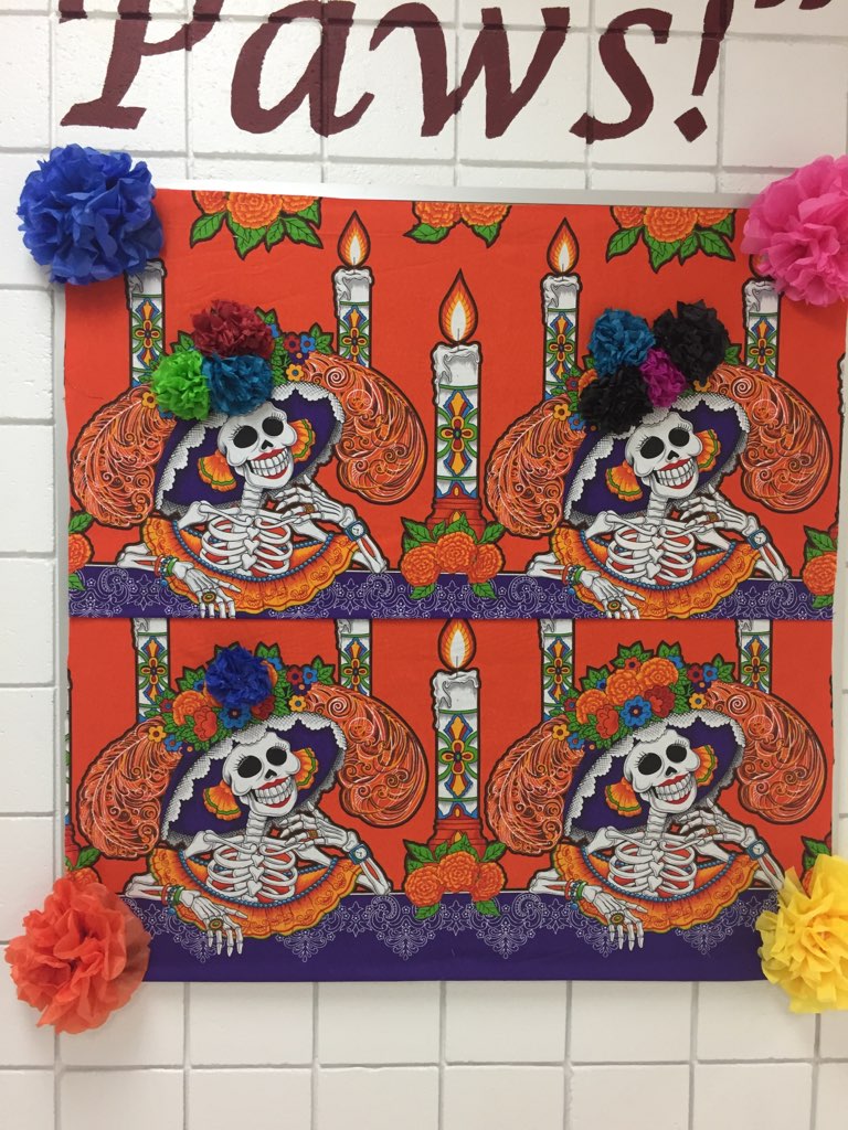 CindyFoy's tweet photo. Decorations for Day of the Dead at PSJA Early College High School in San Juan, Texas. The ofrenda is a memorial to one of their students who passed away.  @CCPS_Gifted @christanmartin5 @GRESDragons #GrowingGreenfieldES https://t.co/4De4OShFjC