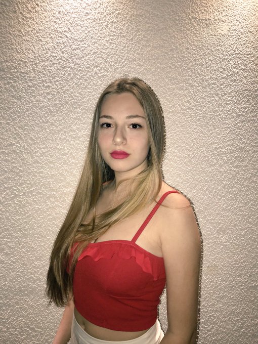 Watch Mari🪬's leaked NSFW photo on TwXstars