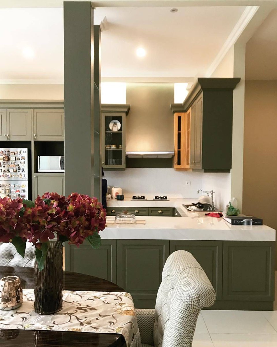 titaniumgranite's tweet image. Beautiful kitchen project designed by @jeffry_yudianto. Seen on the kitchen table is Statuario Gray Collection.

Don't forget to follow us on:. 
📲FB/IG/Tw: @titaniumgranite

Visit us:.
🔎titaniumgranite.com

#titaniumgranite #Titaniumproject