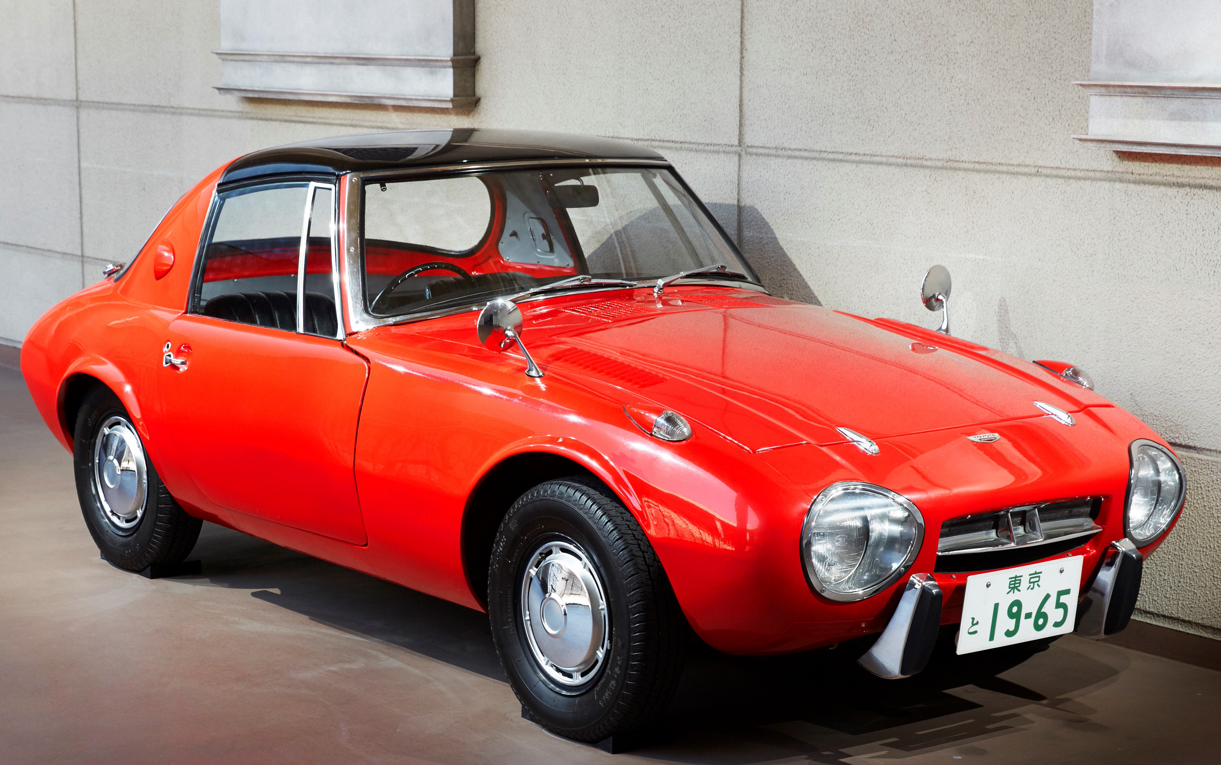 トヨタ自動車株式会社 今日は いい2気筒の日 トヨタにも かつて いい2気筒 エンジンのクルマがありました その代表格 790ccの空冷水平対向2気筒を搭載した トヨタスポーツ800 の写真をお届けします トヨタ Toyota T Co Qtijt8am0n