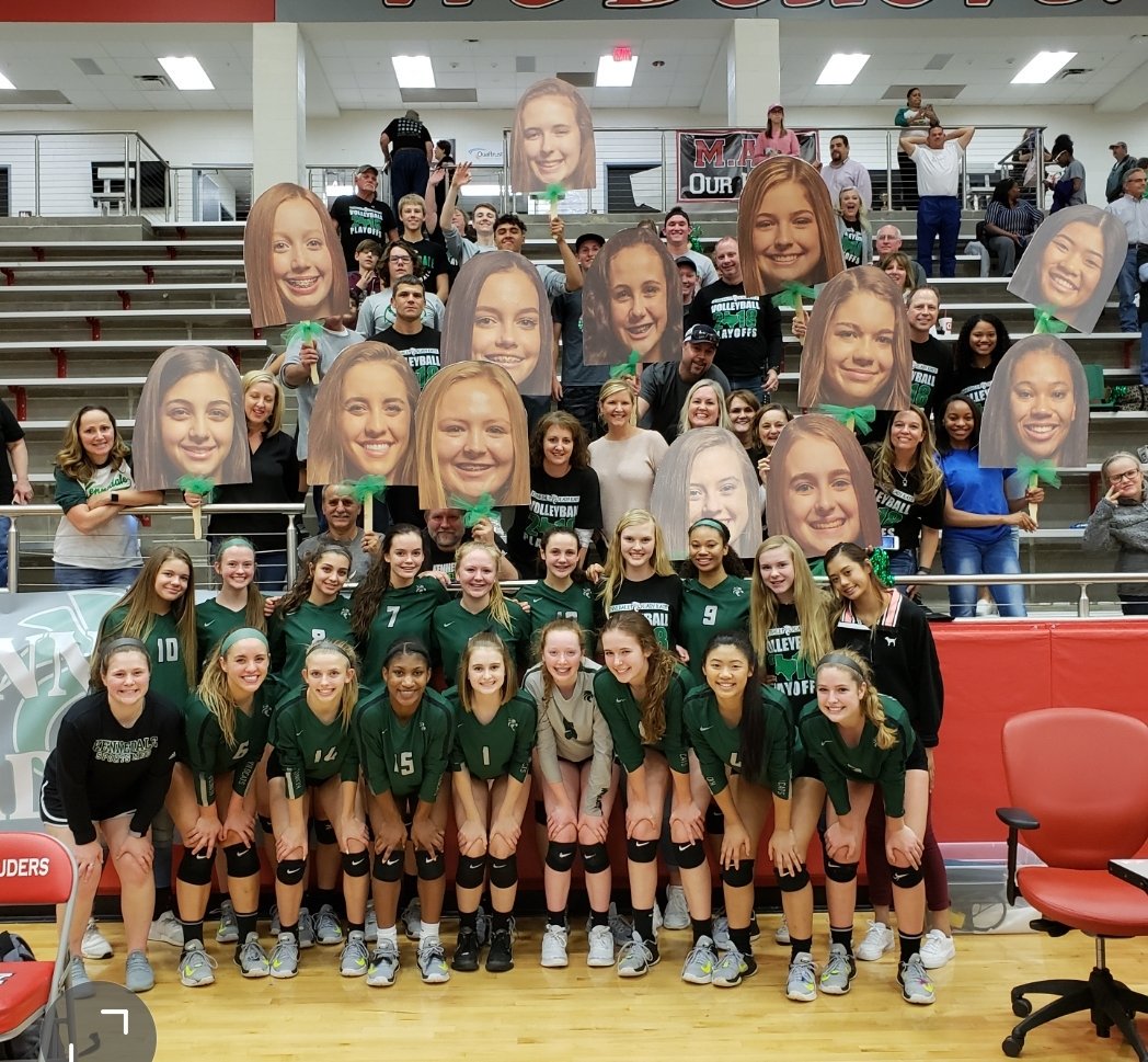 CoachCarl4's tweet photo. 💚🖤🏐AREA CHAMPS✔ More Fat Heads ✔ On To Regional Quarterfinals ✔ GREAT JOB LADIES!!!🏐🖤💚  #areachamps #relentlesseffort #OnToRound3 #PrettyAndGritty https://t.co/xY9IgxyZcC